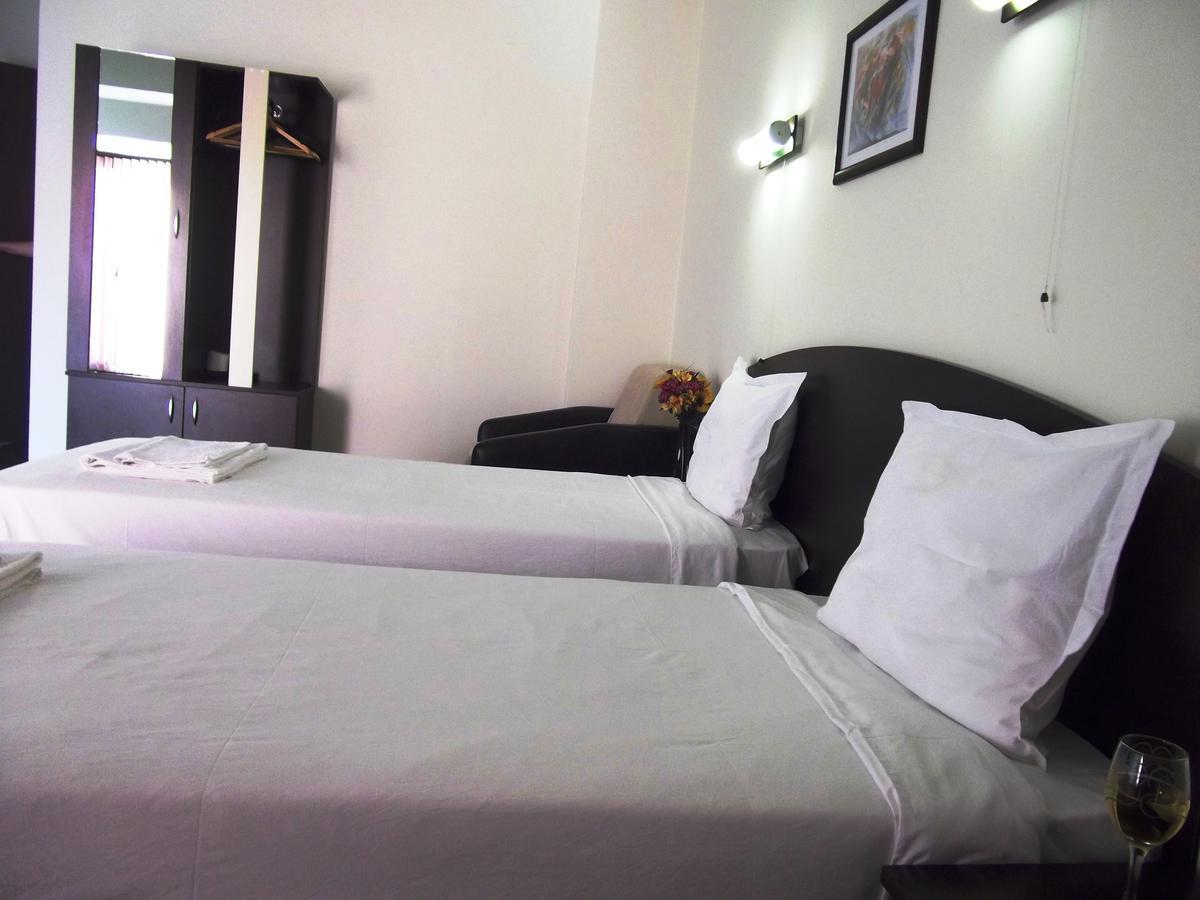 Hotel Enchevi Кирково Экстерьер фото